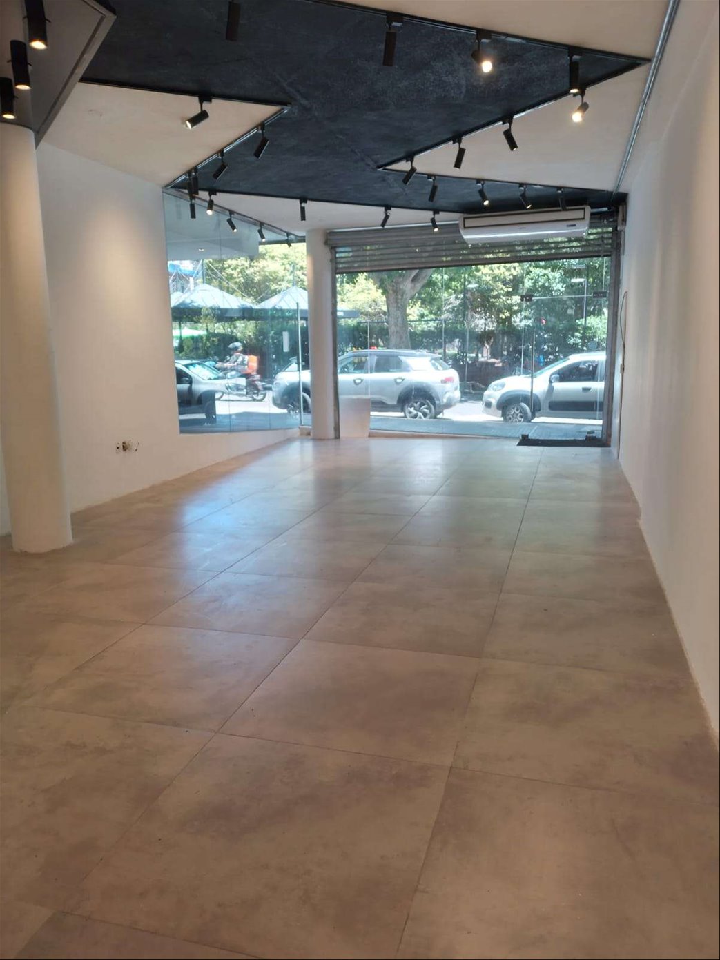 ALQUILER LOCAL COMERCIAL CENTRO.