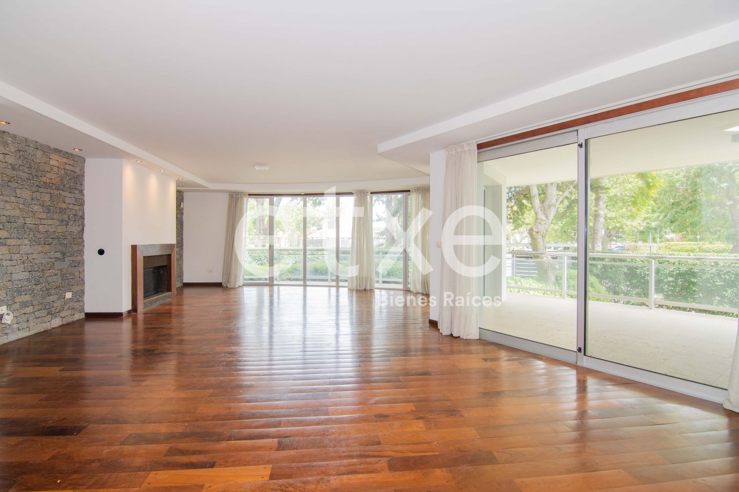 Apartamento Alquiler Carrasco Plaza Harwood · Foto 1
