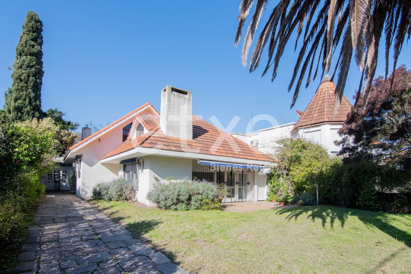 Casa en Alquiler en Carrasco A 2 Cuadras de Arocena y Rambla