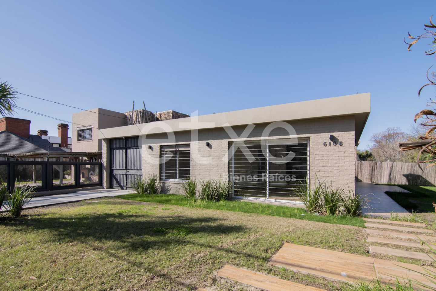 Casa en Alquiler Carrasco Sur