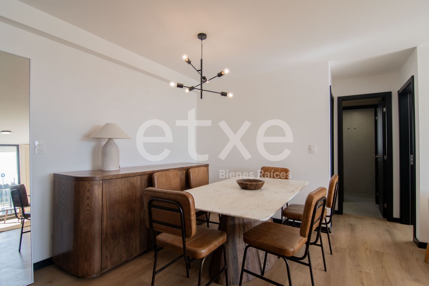 Apartamento en Alquiler 2 Dormitorios en Grou Bosque · Foto 7
