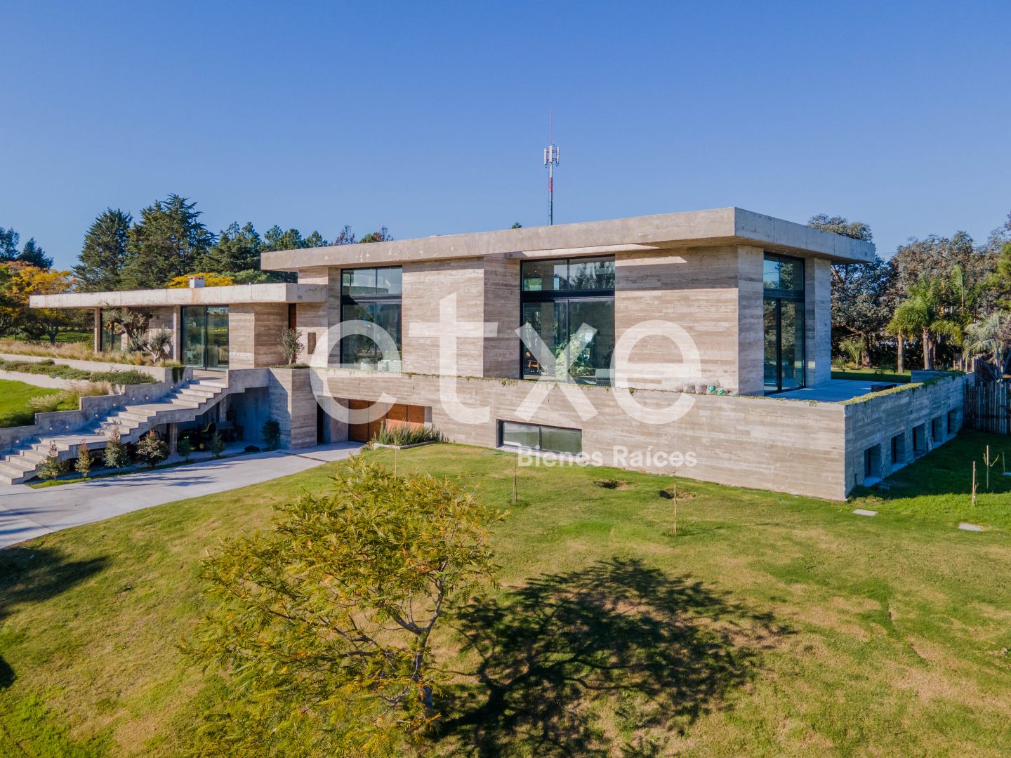 Casa Minimalista En Venta y Alquiler Carmel Barrio Privado · Foto 1