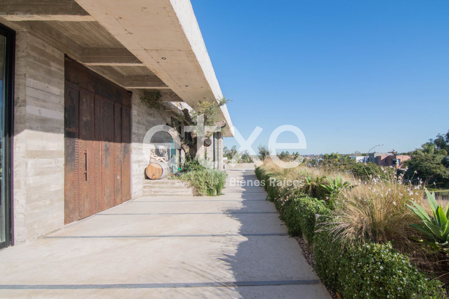Casa Minimalista En Venta y Alquiler Carmel Barrio Privado · Foto 3
