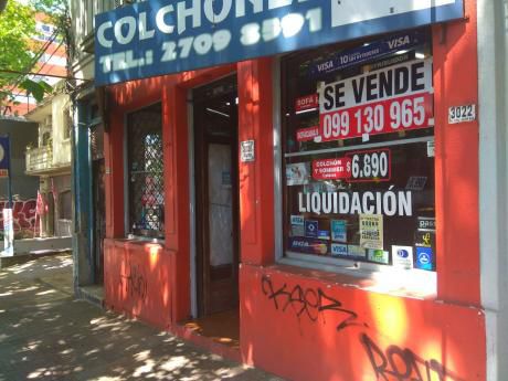 Local Amplio, En Muy Buena Ubicación