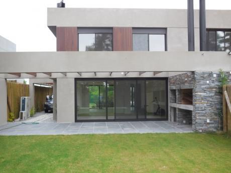 San Nicolas. Estrena Casa 3 Dorm C/piscina