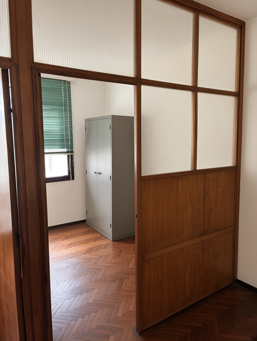Oficina Escritorio Consultorio 18 De Julio Centro Al Frente Amueblado Antiguo · Foto 5