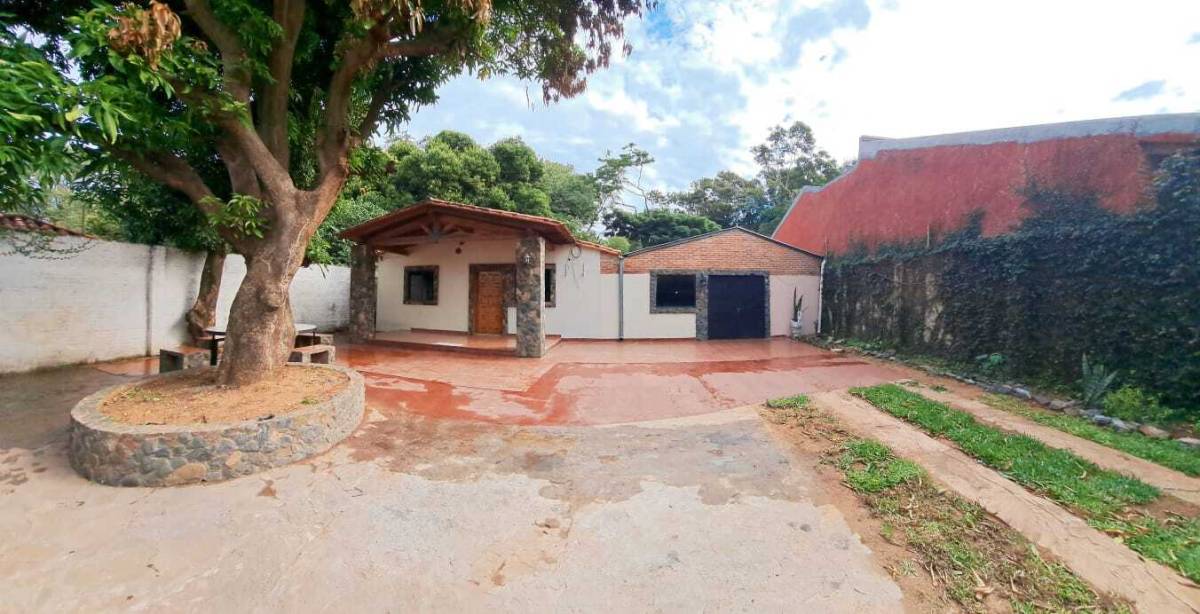ALQUILO CASA EN LAURELTY - LUQUE — foto 2