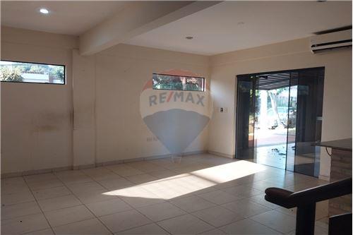 DUPLEX ALQUILER - BARRIO STO. DOMINGO, LAMBARE — foto 3