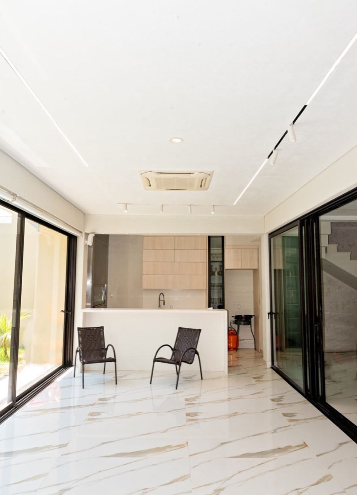 ALQUILO RESIDENCIA DE LUJO A ESTRENAR CON PISCINA  – ZONA YACHT — foto 3