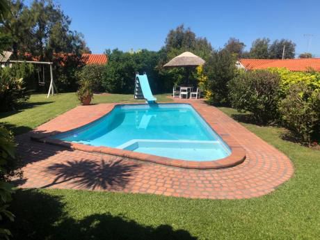 Excelente Residencia En Atlantida A 100 Metros Del Mar