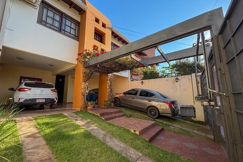 Casa en venta en Ycuá Satí