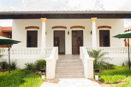 Local Gastronomico Y De Eventos En Aregua