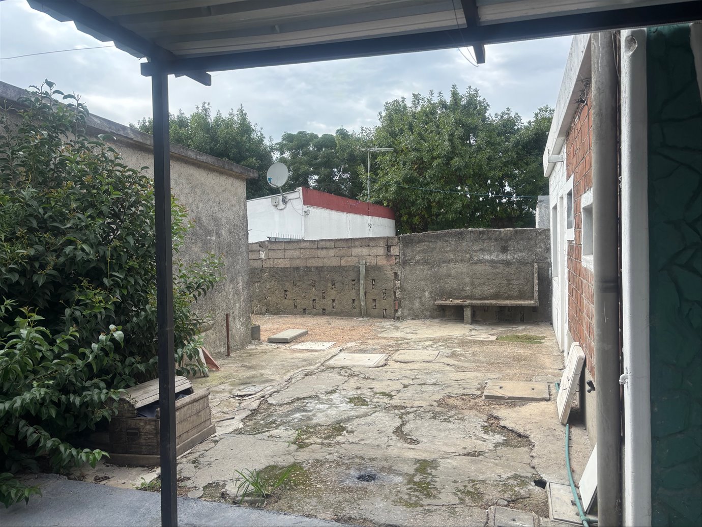 Traspaso de Alquiler, dos dormitorios, cochera, jardín en Colón · Foto 11