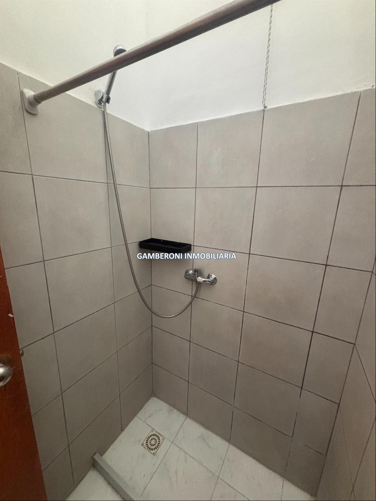Apartamento de dos dorm y patio en alquiler. · Foto 9