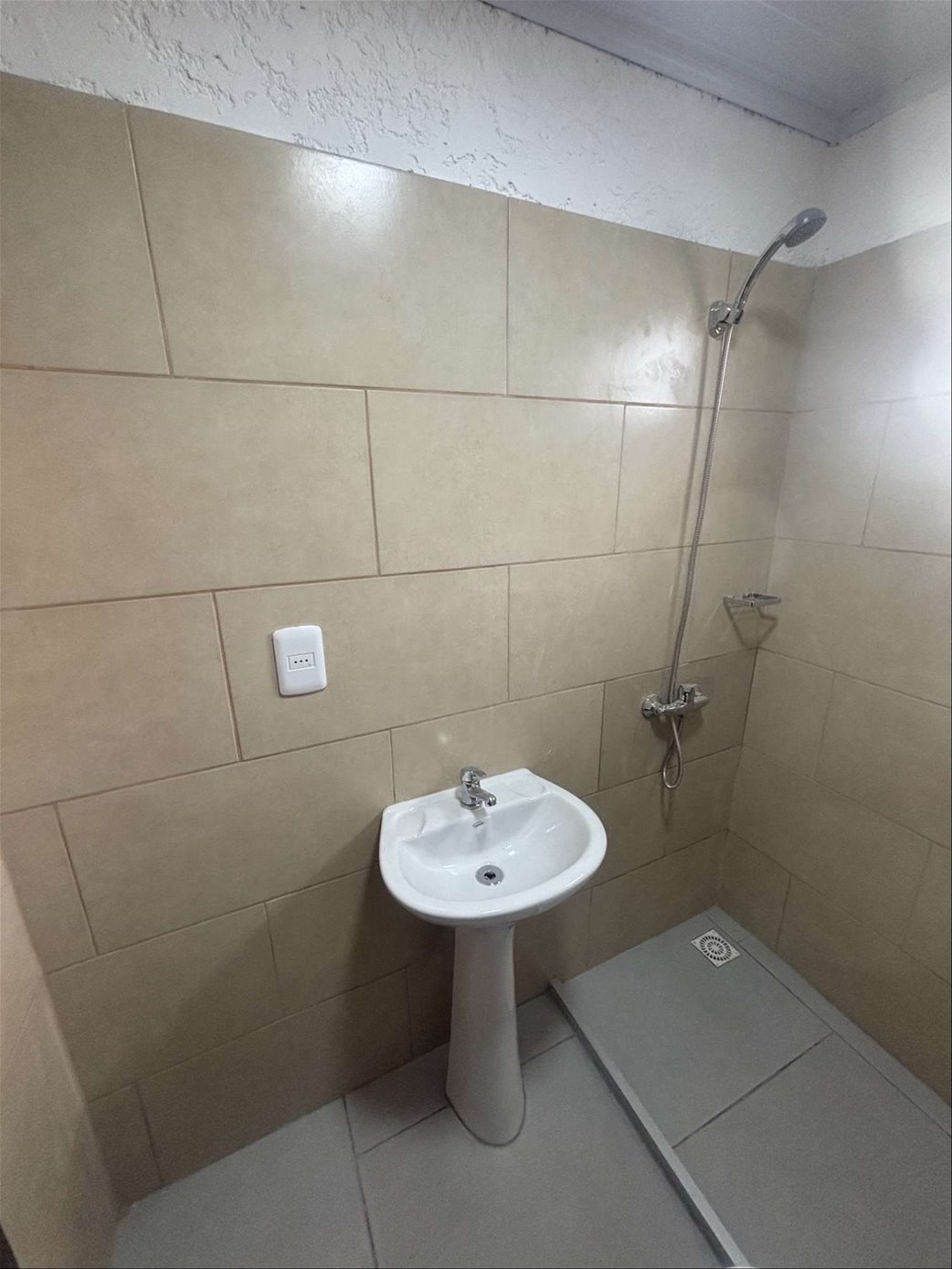 Casa en alquiler en Colón. Dos dormit, patio y lugar para coche. · Foto 7
