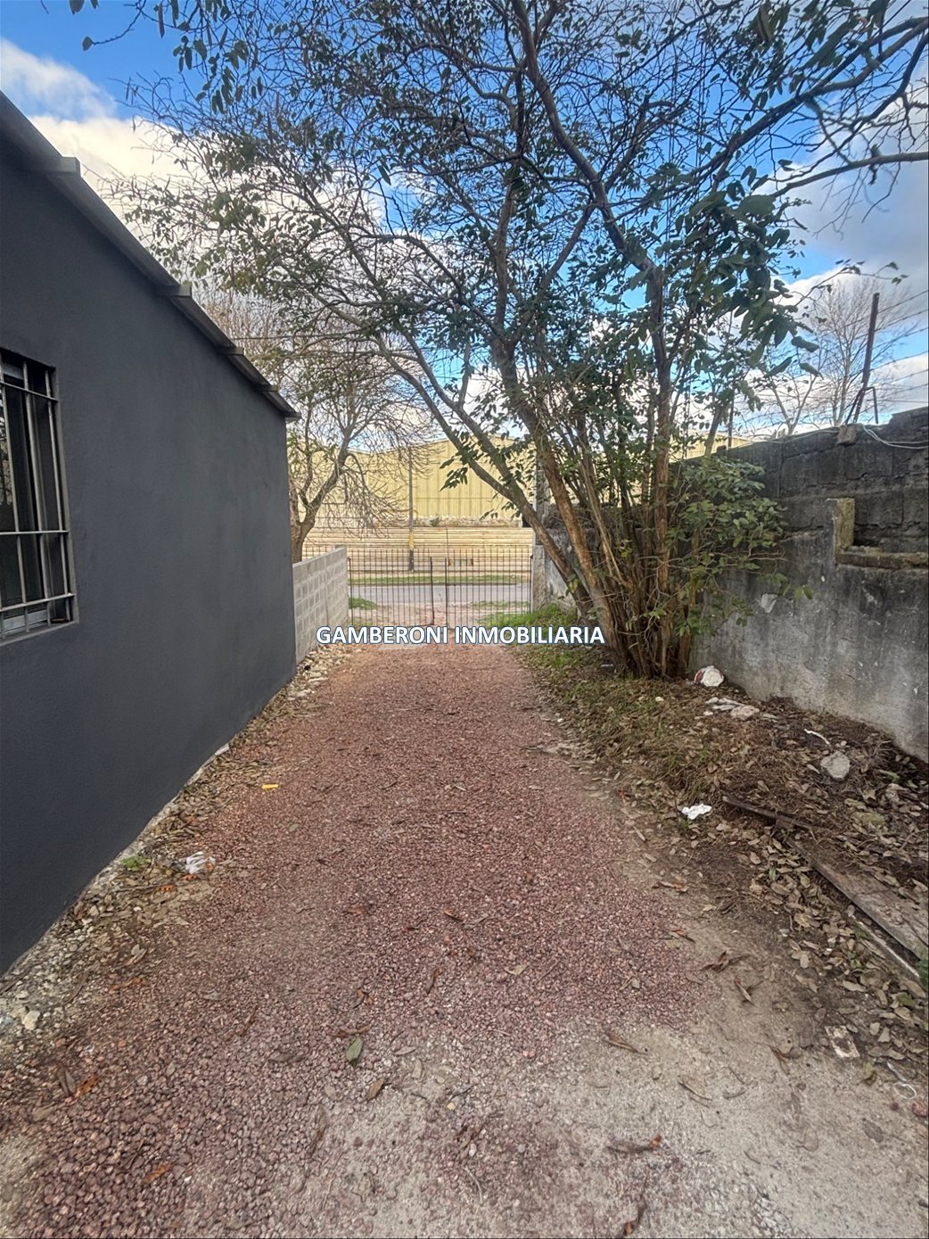 Casa en alquiler a estrenar, un dormitorio y entrada para coche. · Foto 10