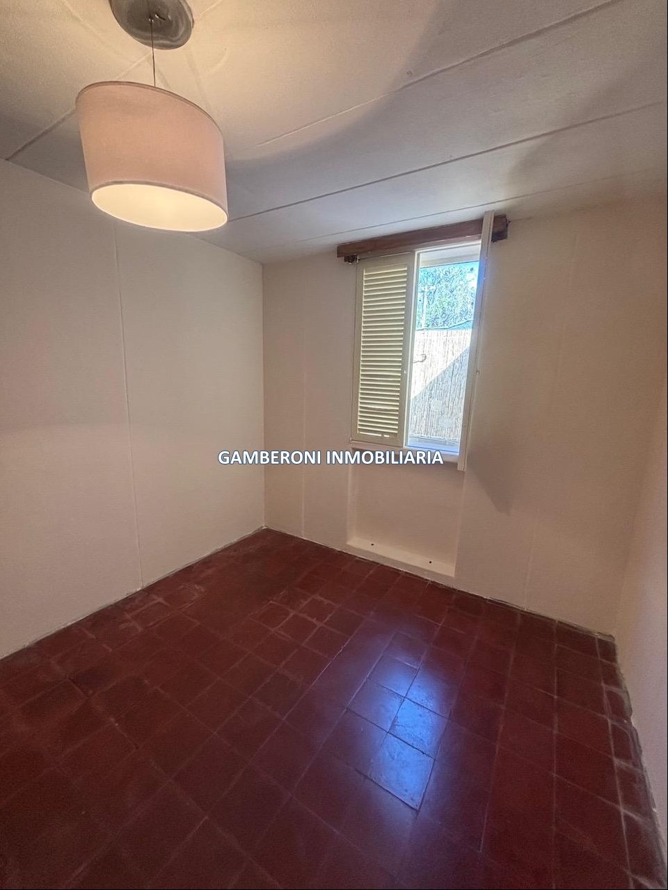 Casa en barrio Lezica. Tres dormit. Lugar para coche. · Foto 12