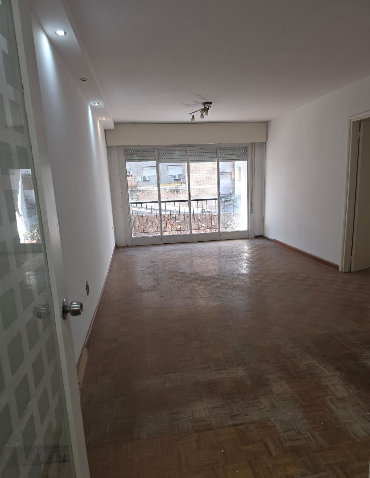 Apartamento 3 Dormitorios 2 Baños A 150m De La Rambla Con Cochera · Foto 2