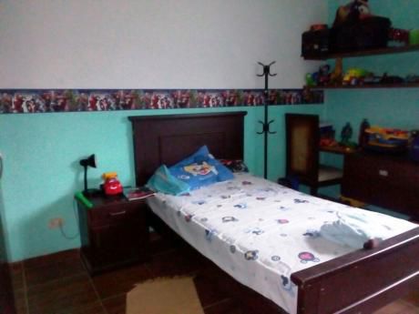 Amplia Vivienda En La Urb. Cotoca