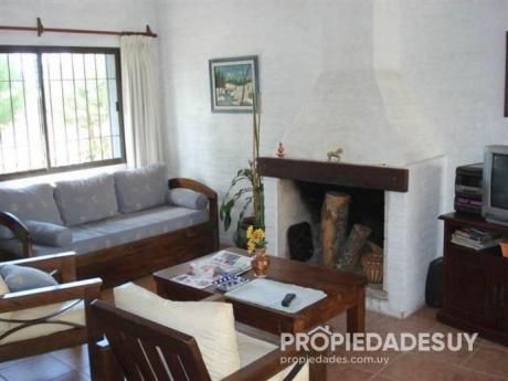 Casa En Venta De 3 Dormitorios - 2 Baños En Punta Del Este
