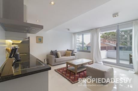 Departamento En Alquiler De 1 Ambiente - 1 Baños En Punta Del Este