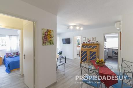 Departamento En Alquiler De 2 Dormitorios - 2 Baños En Punta Del Este