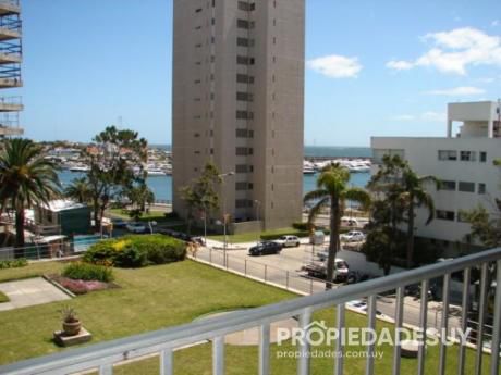 Departamento En Alquiler De 2 Dormitorios - 2 Baños En Punta Del Este