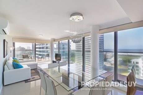 Departamento En Alquiler De 2 Dormitorios - 2 Baños En Punta Del Este