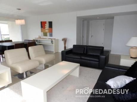 Departamento En Alquiler De 2 Dormitorios Y Dep. Servicio - 4 Baños En Punta Del Este
