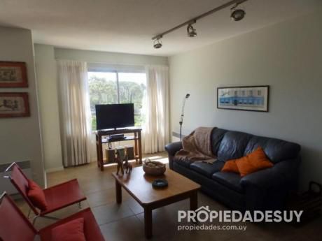 Departamento En Alquiler De 2 Dormitorios - 2 Baños En Punta Del Este