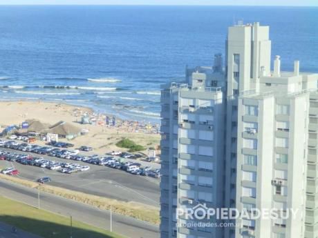 Departamento En Alquiler De 2 Dormitorios - 2 Baños En Punta Del Este