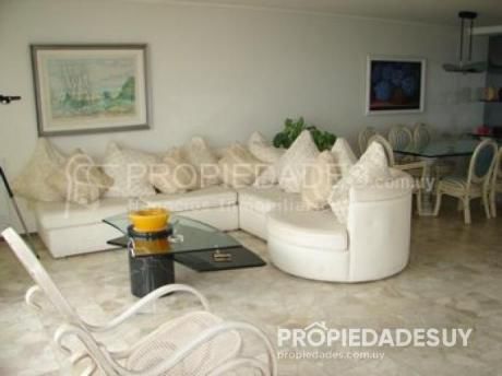 Departamento En Alquiler De 3 Dormitorios Y Dep. Servicio - 3 Baños En Punta Del Este