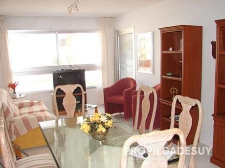 Departamento En Alquiler De 1 Dormitorio Y Medio - 1 Baños En Punta Del Este