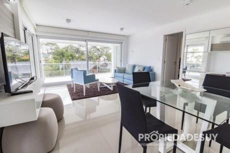 Departamento En Venta De 2 Dormitorios - 2 Baños En Punta Del Este