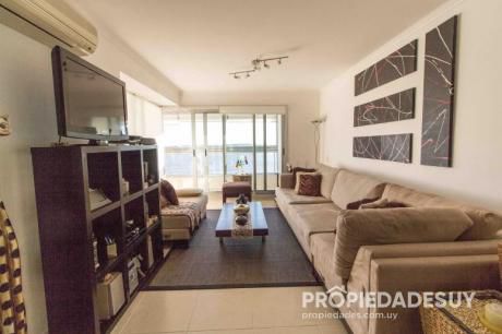Departamento En Venta De 2 Dormitorios - 0 Baños En Punta Del Este