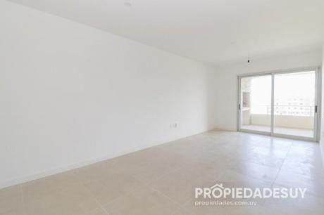 Departamento En Venta De 2 Dormitorios - 2 Baños En Punta Del Este
