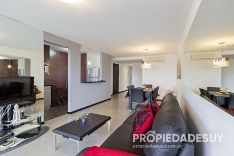 Departamento En Venta De 2 Dormitorios - 3 Baños En Punta Del Este
