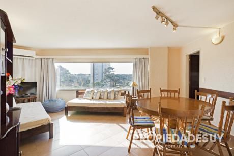 Departamento En Venta De 2 Dormitorios - 2 Baños En Punta Del Este