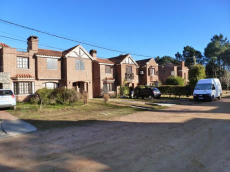Barrio Jardín - Muy Lindo Entorno - Con Renta