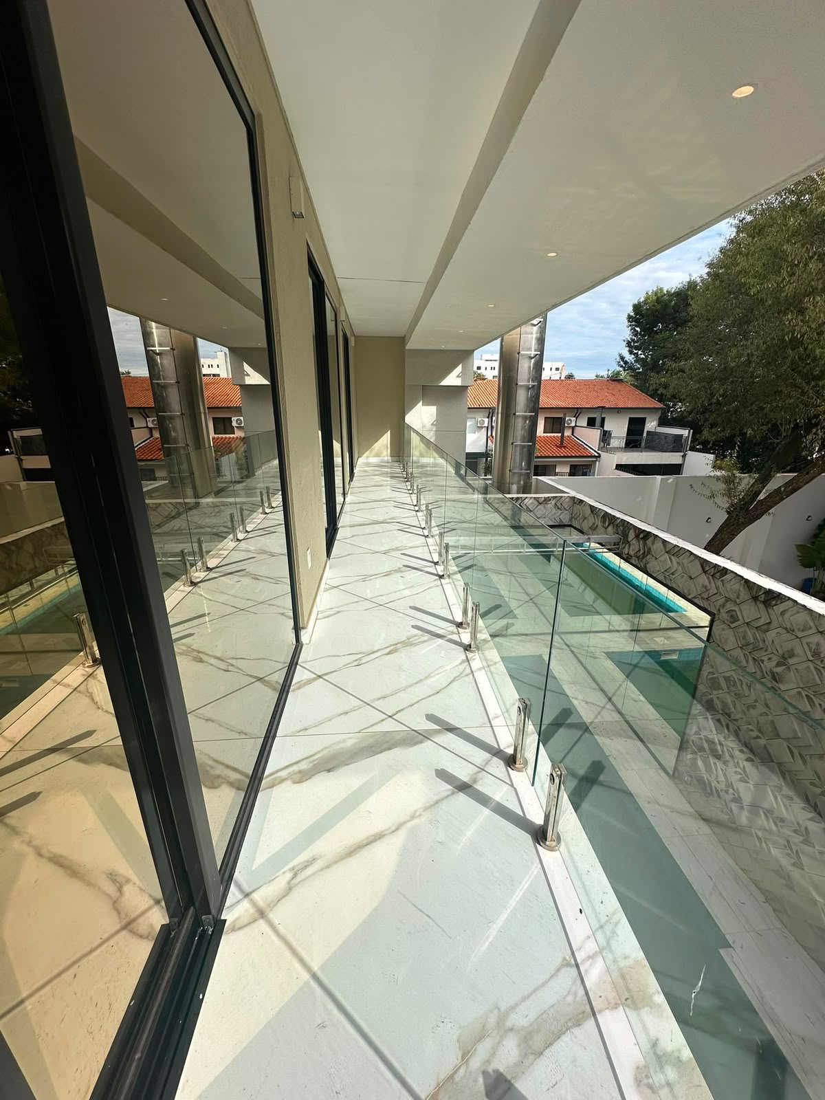 EXCLUSIVA RESIDENCIA DE ALTO NIVEL EN ALQUILER – ZONA YACHT & GOLF CLUB — foto 3
