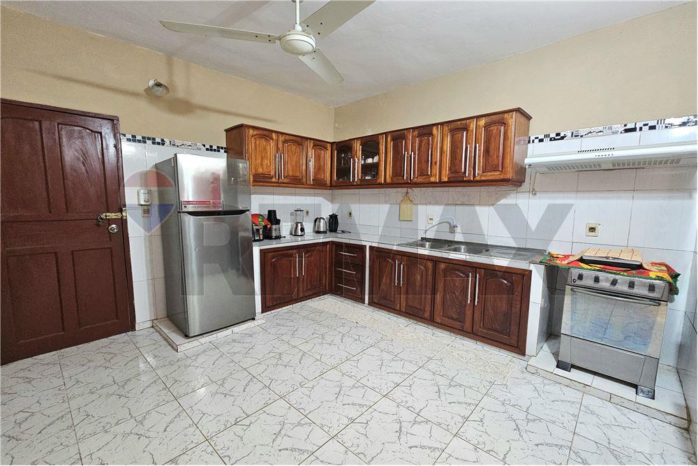 MODERNA RESIDENCIA DE 2 NIVELES - Barrio MBOKAYATY — foto 2
