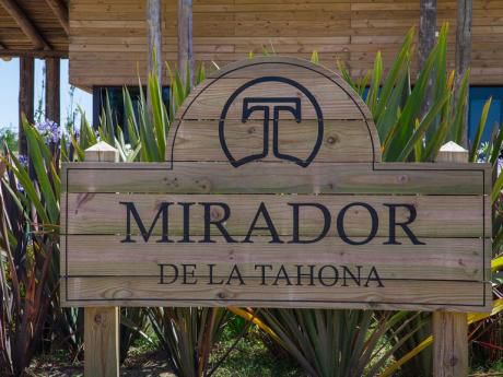 Terreno En Mirador De La Tahona Con Proyecto De Arquitectura