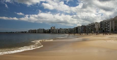 Tres Dormitorios. A Dos De La Rambla, Calefacción. Sin Garaje
