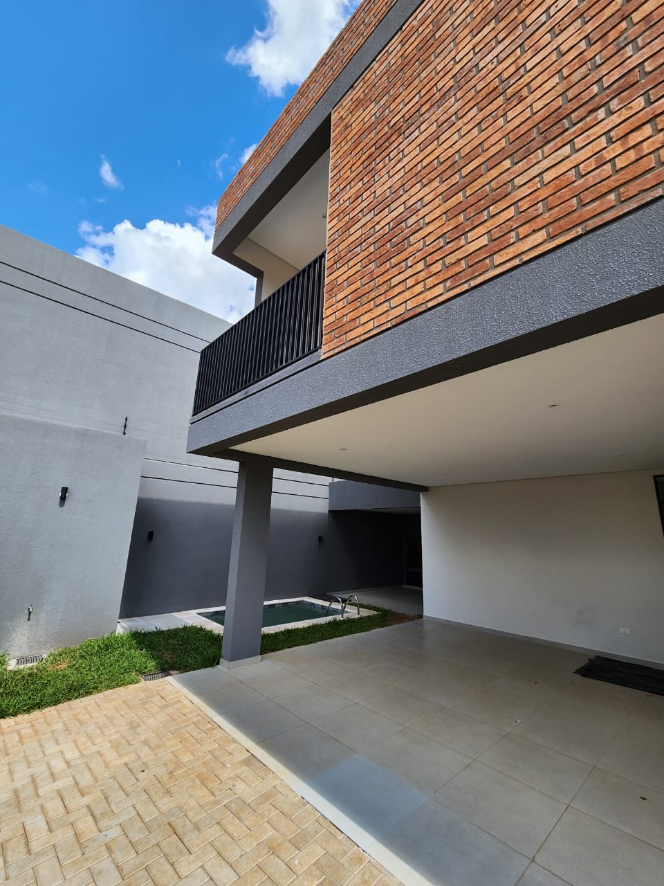Duplex en alquiler de 3 habitaciones en suite, Luque, Zona Conmebol — foto 2