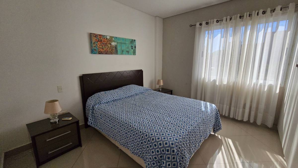 SE ALQUILA AMPLIO DEPARTAMENTO AMOBLADO BARRIO VILLA MORRA — foto 2