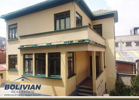 Casa En Venta En La Av. Chacaltaya, Excelente Ubicación