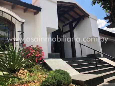 Casa Toda En Planta Baja Mburucuya