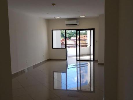 Departamento De Tres Dormitorios En Villa Morra
