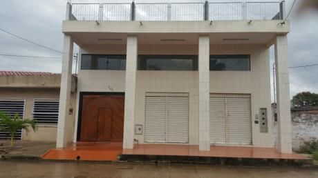 Linda Casa En Montero A Estrenar, Con Tiendas En La Parte Frontal