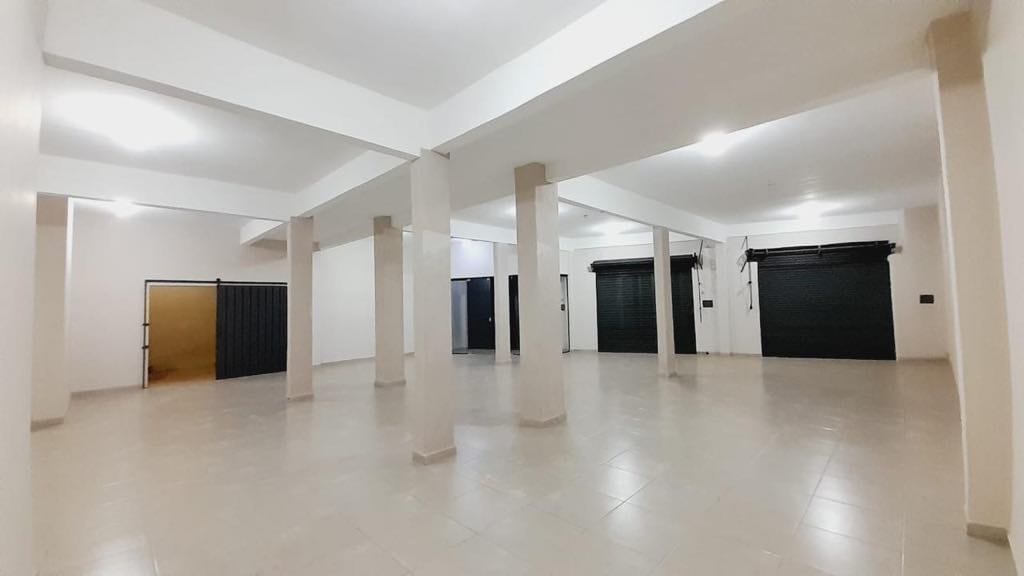 VENDO O ALQUILO SHOW ROOM EN ZONA 3 BOCAS - foto 4
